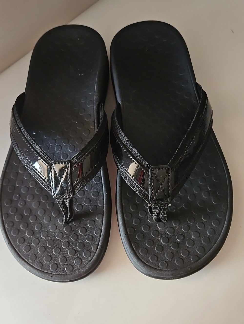 VIONIC BLACK PATENT LEATHER TIDE ORTHOTIC SANDALS (New $100)  sz 7.5
